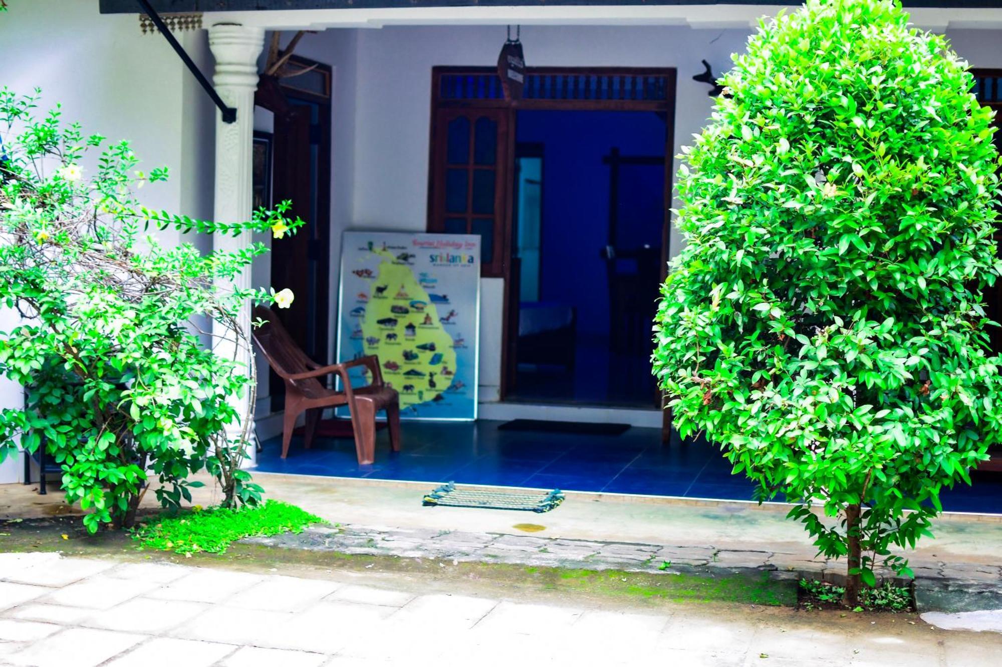Tourist Holiday Inn Dambulla Bagian luar foto